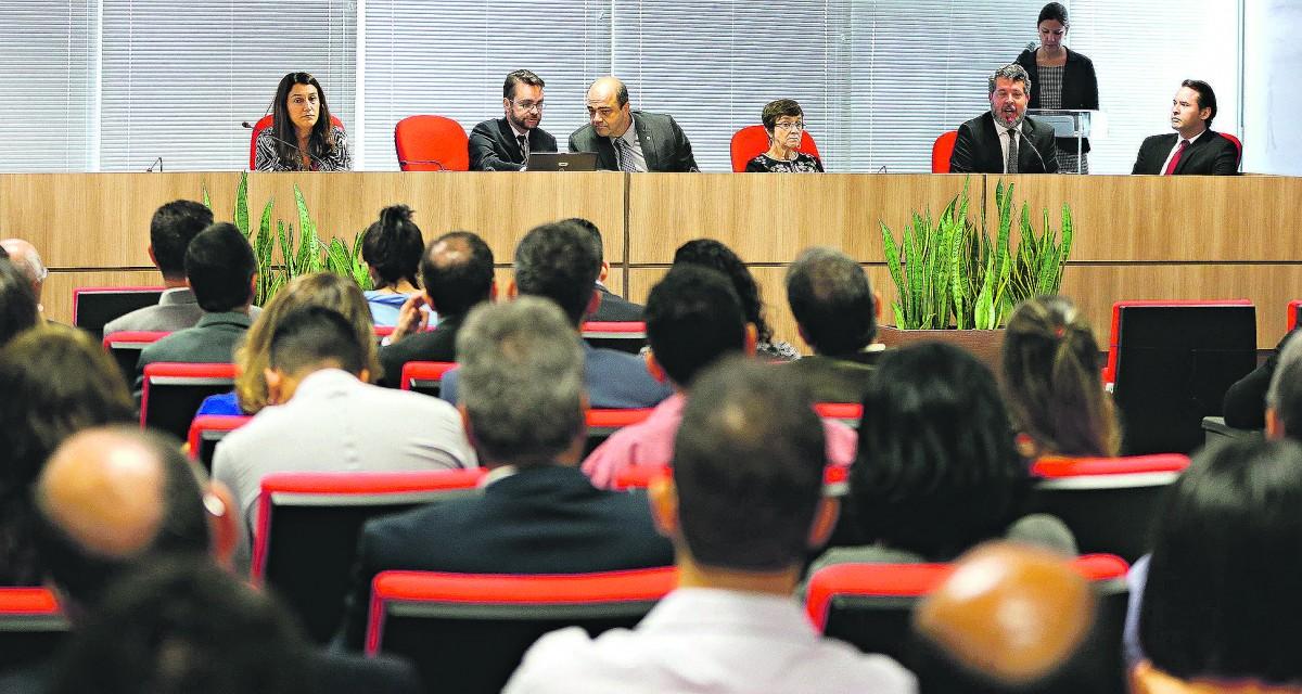 Sessão do Ministério Público do Trabalho (MPT): divulgação de relatório sobre acidentes de trabalho no Brasil e as implicações nas áreas de saúde e economia do território nacional (Agência Brasil)