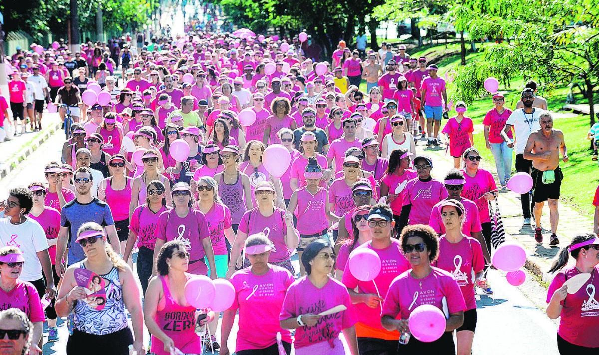 Foto do Outubro Rosa: grande contingente feminino participa de várias corridas durante o ano, duas delas hoje, pelo bem-estar das mulheres (Cedoc/RAC)