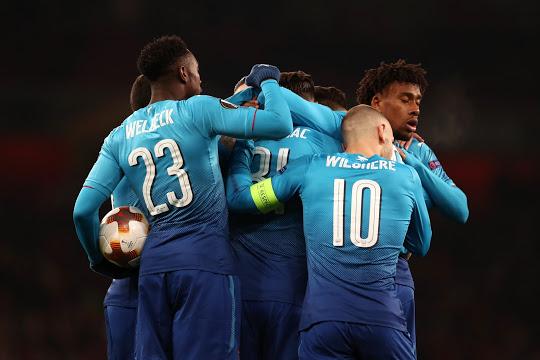 Arsenal venceu por 2 a 0 e colocou um pé nas quartas de final da Liga Europa (Divulgação)
