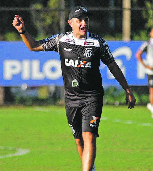 Marcelo Chamusca reconhece a importância do jogo: É minha estreia perante a torcida, então é muito importante a postura da equipe (Denny Cesare/EC)