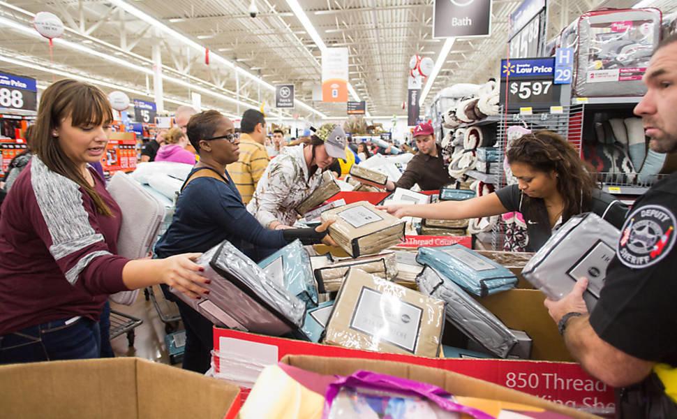 A economia dos Estados Unidos gerou 201 mil vagas em agosto, acelerando ante a criação de 147 mil postos em julho ( )