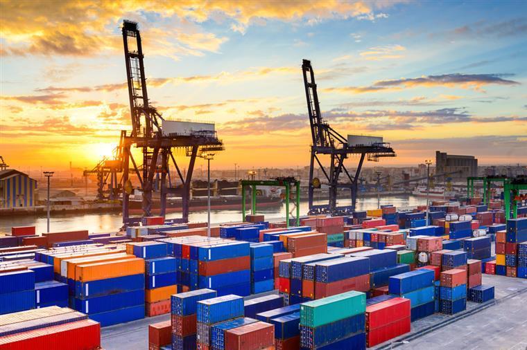 Uma sobretaxa de 25% pode tornar impossível aos produtores nacionais seguir exportando aço para os EUA ( )