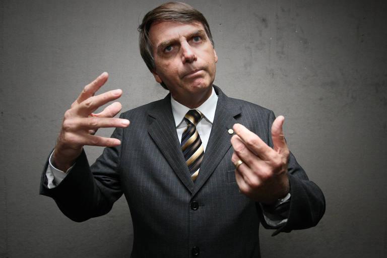 Jair Bolsonaro (PSC-RJ) definiu novos alvos para continuar vivo no debate eleitoral ( )