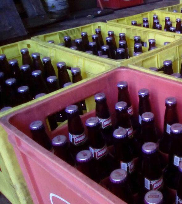 A falsificação ocorria em uma fazenda de Contagem (MG), região metropolitana de Belo Horizonte, que se passava por fábrica de cerveja artesanal.  (Alex Magosso)