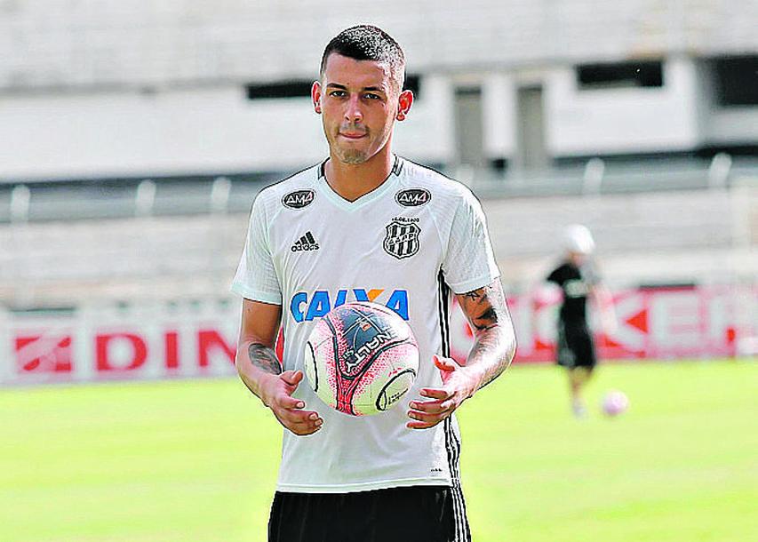 O volante Marciel foi um dos jogadores que chegou para a temporadar
 (Leandro Ferreira)