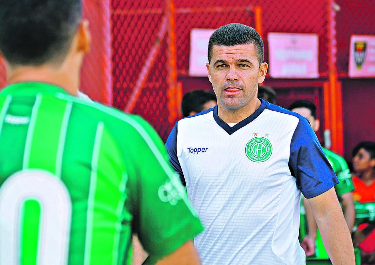 O técnico Umberto Louzer pede atenção redobrada na reta final da fase de classificação da Série A2, pois o Guarani ainda não conquistou nada (Guarani Press)