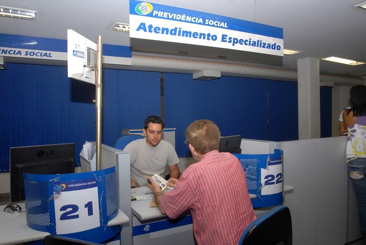 A comprovação é obrigatória para todos os beneficiários que recebem seus pagamentos por conta corrente, conta poupança ou cartão magnético. (Divulgação)