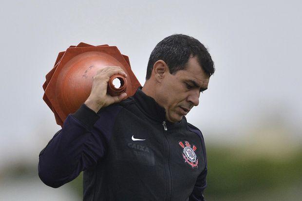 Fábio Carille resolveu fazer mudanças no Corinthians para encarar o Palmeiras, sábado, às 17 horas, no Itaquerão ( )