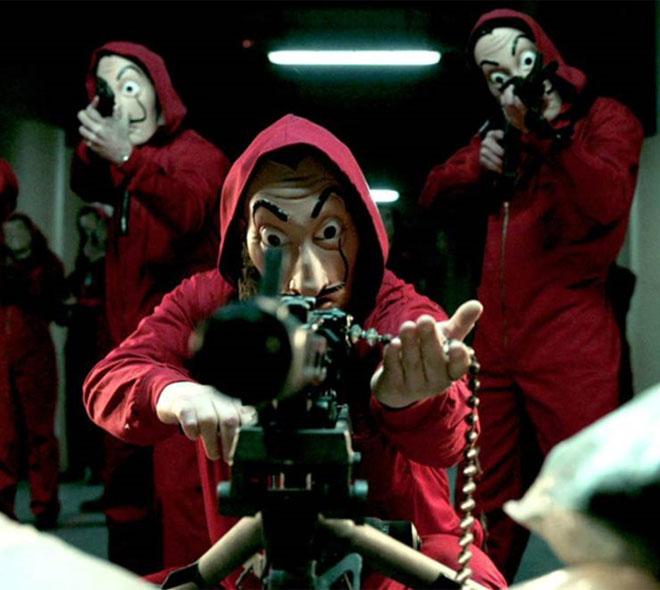 Criada por Álex Pina, um espanhol de Pamplona, La Casa de Papel chegou de mansinho no serviço de streaming Netflix (Divulgação)