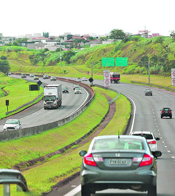 Trânsito tranquilo na D. Pedro I, em Campinas, na tarde de ontem (Leandro Ferreira)
