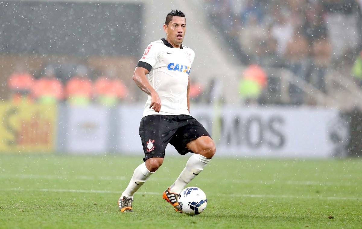 Com 33 anos, Ralf deixou o Beijing Guoan, da China, no fim do ano passado e está sendo analisado pela comissão técnica (Divulgação)