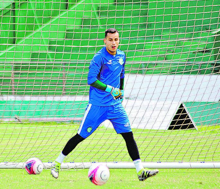 Em boa fase, Bruno Brígido chama a atenção para falhas nas bolas aéreas (Guarani Press)
