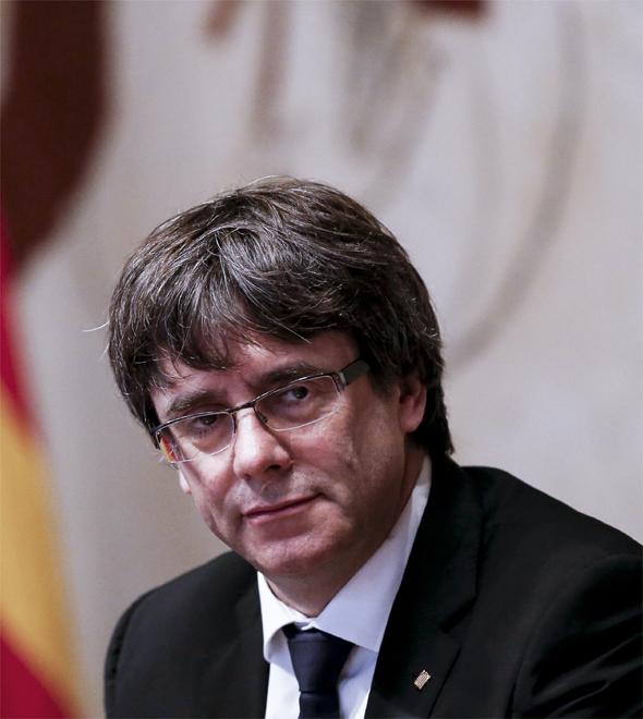 Adiada posse de Puigdemont como presidente regional (Divulgação)