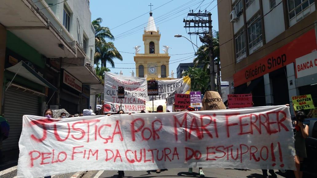 Manifestantes protestaram contra a absolvição do empresário André de Camargo Aranha, acusado de ter estuprado a influenciadora digital Mariana Ferrer (Wagner Souza/AAN)