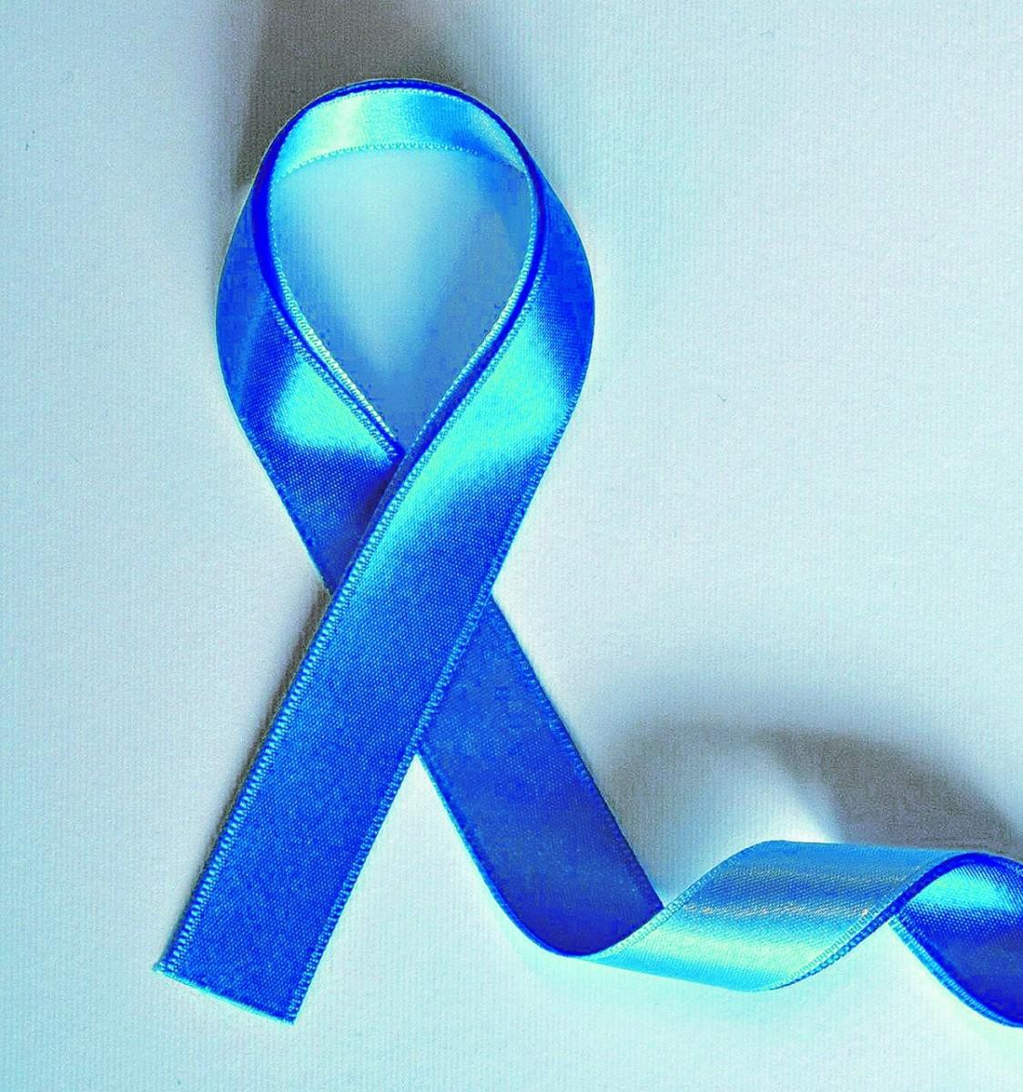 Laço azul, símbolo do combate ao câncer de próstata: No Brasil, segundo o Inca, a previsão é que a doença atinja quase 66 mil homens este ano (Pixabay/Divulgação)