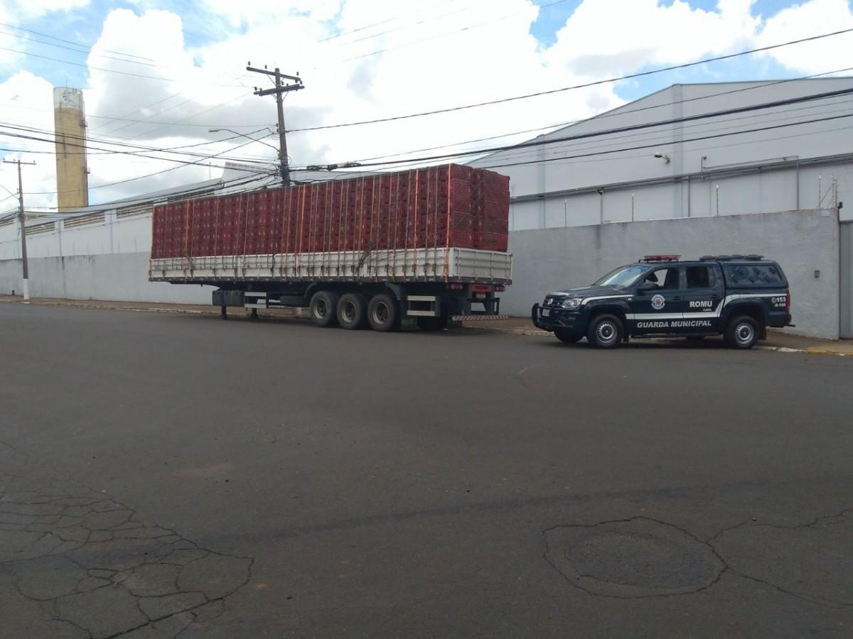 Carreta roubada é apreendida em Americana (GCM)