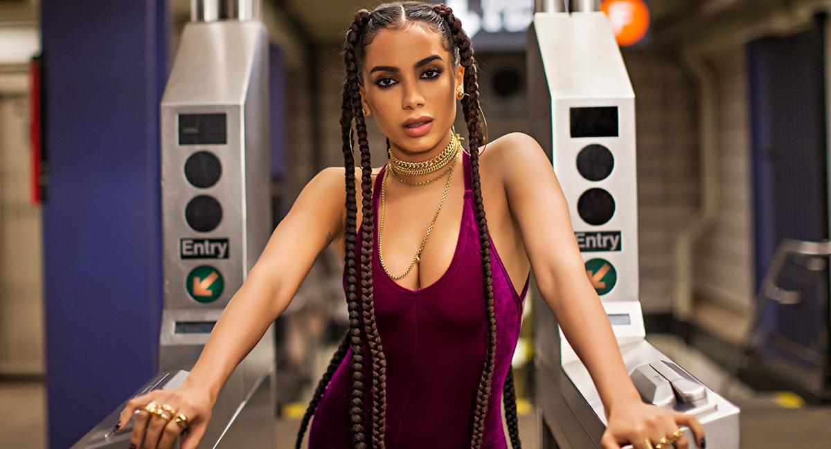 Após a divulgação da edição nesta terça, 30, Anitta usou o Instagram para falar sobre o assunto e criticar o viés dado pela revista. (Reprodução/Billboard)