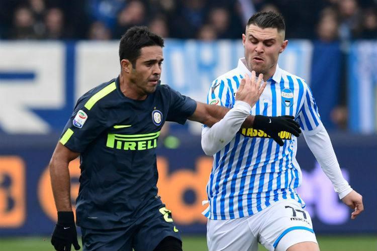 Inter de Milão desperdiçou neste domingo uma preciosa chance de se aproximar dos líderes do Campeonato Italiano (AFP)