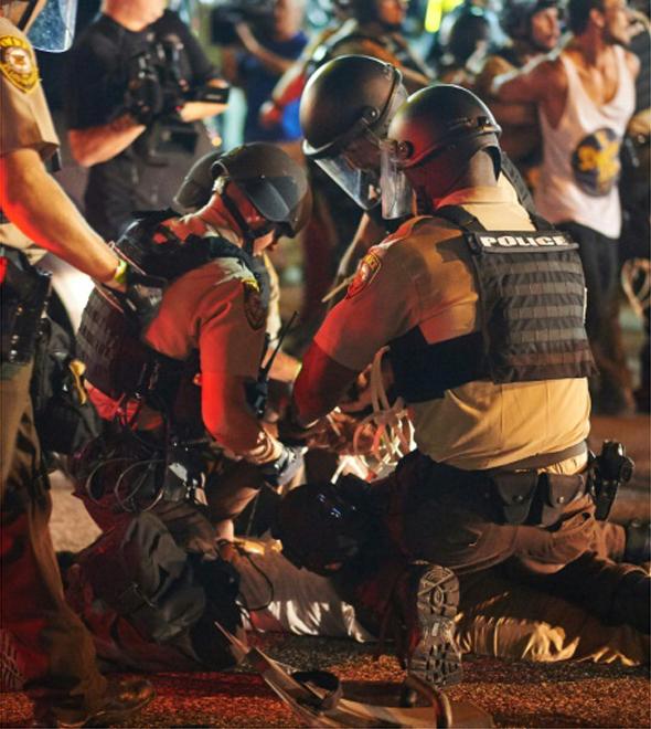 No total, 987 pessoas perderam a vida atingidas por disparos de policiais no ano passado, contra 963 em 2016 e 995 em 2015 (AFP/Arquivos)
