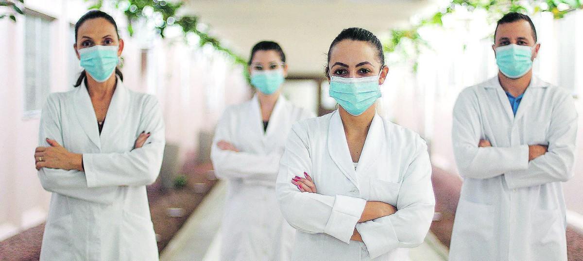 No Dia Mundial da Saúde, médicos, enfermeiros, técnicos e trabalhadores do setor afirmam que a população passou a respeitar e valorizar ainda mais esses profissionais por conta da pandemia (Ricardo Lima/ Correio Popular)