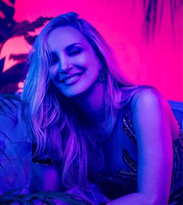 A música, cujo ritmo mistura influências do pop e do eletrônico, já está disponível em plataformas de streaming  (Divulgação)