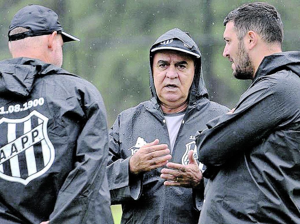 O técnico Marcelo Oliveira deve fazer pelo menos cinco mudanças na equipe em relação à última partida (Ponte Press)