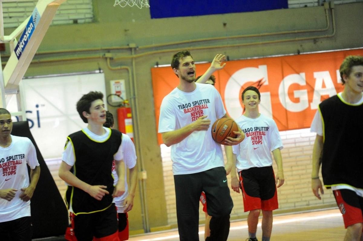 Medo do futuro fez Tiago Splitter encerrar sua carreira de maneira de prematura aos 33 anos (Divulgação)
