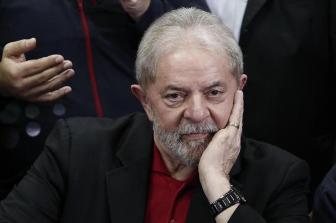 O registro feito pelo PT da candidatura do ex-presidente Lula provocou uma divisão interna no TSE ( )