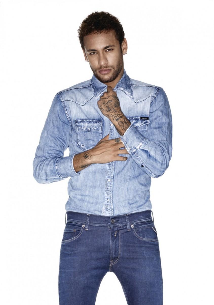 Neymar Jr continua como embaixador global da Replay (Thierry Le Gouès)
