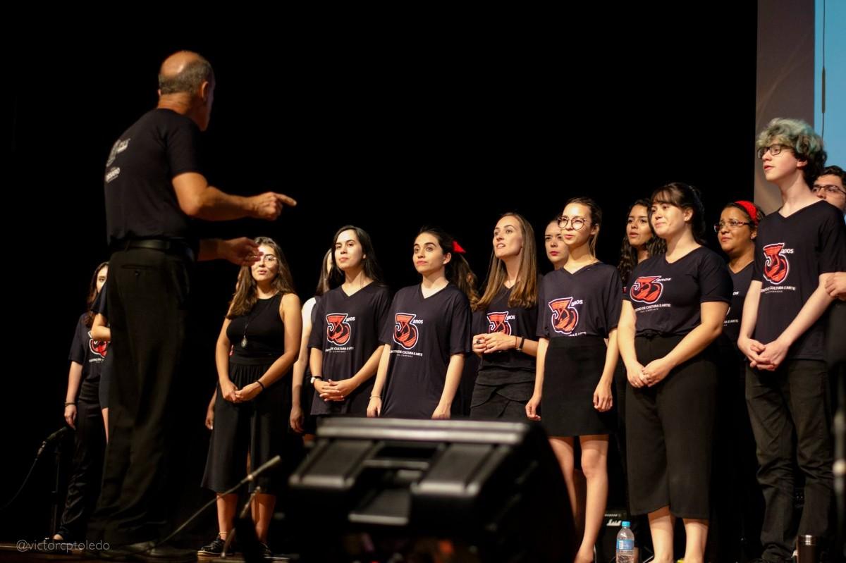 Coral da PUC-Campinas apresenta neste domingo (Divulgação)
