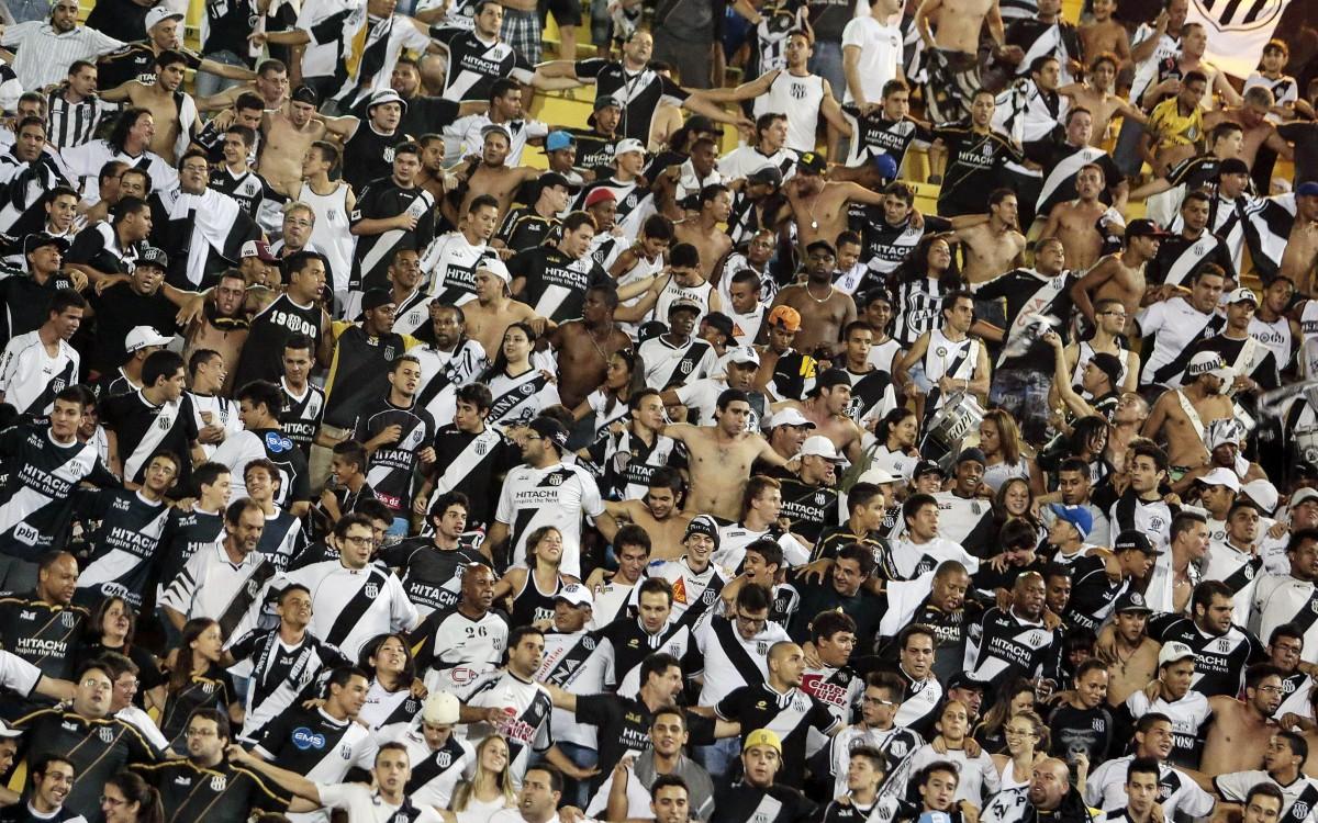 Torcida da Ponte d&aacute; seu apoio ao time (Cedoc/RAC)