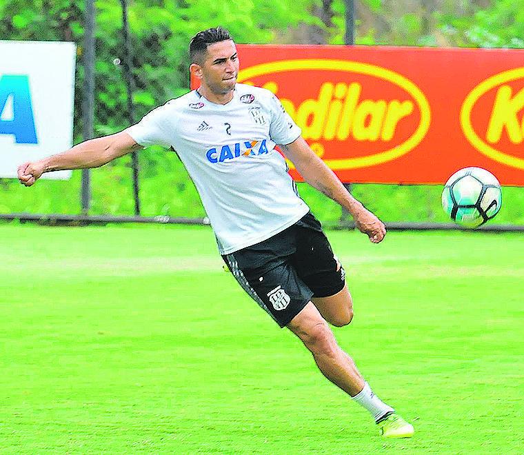 Danilo Barcelos vem sendo escalado no meio de campo da Ponte Preta (César Rodrigues/AAN)