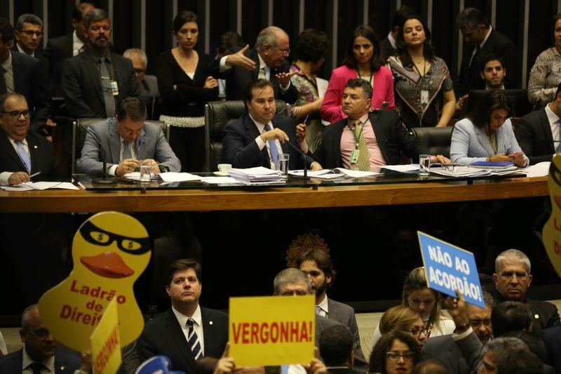 Deputados votam denúncia da PGR contra Michel Temer e ministros  (Fabio Rodrigues Pozzebom/Agência Brasil)