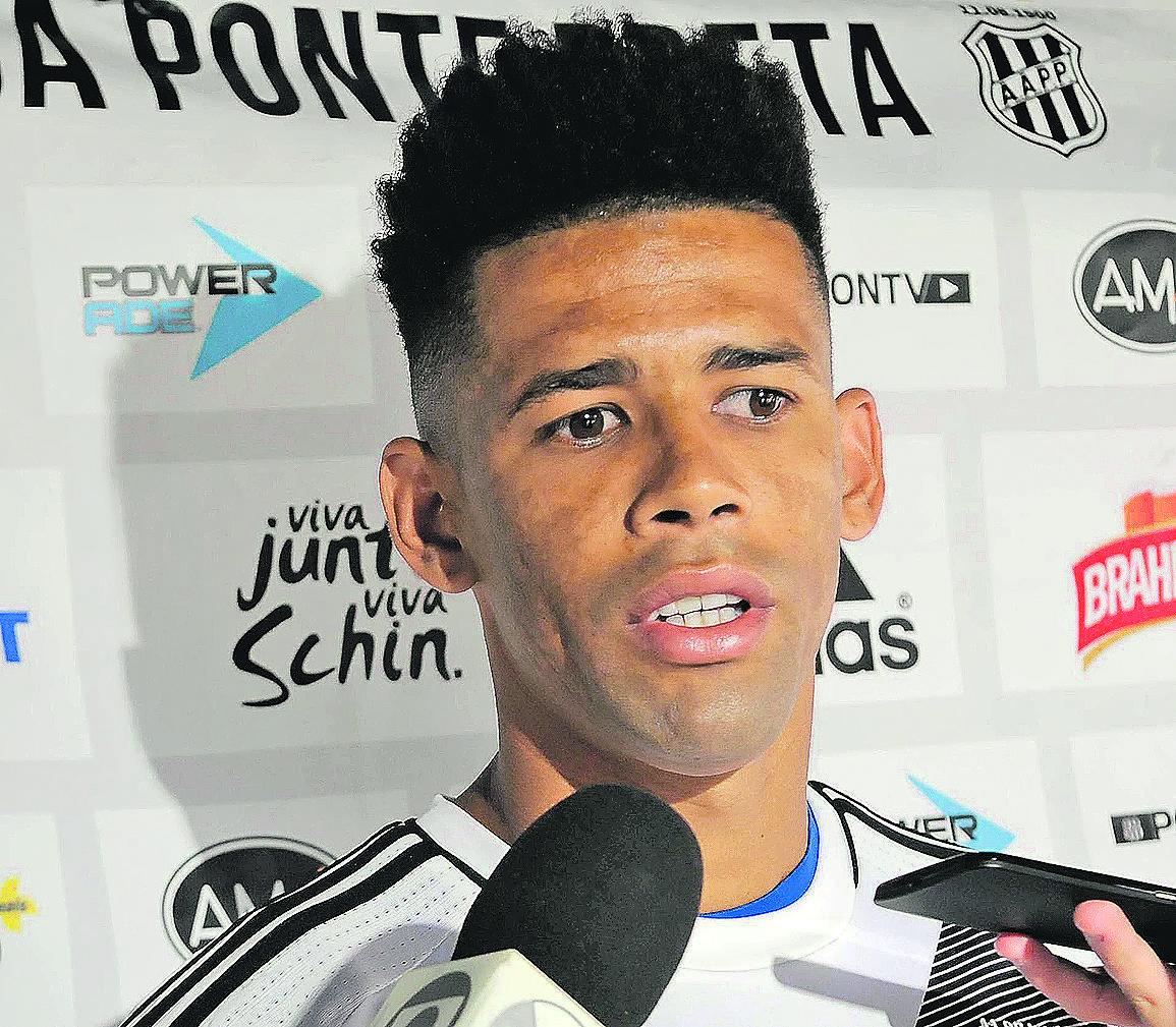 O volante Naldo pode reaparecer como titular da Ponte Preta na partida contra o Corinthians no Majestoso (Cedoc/RAC)