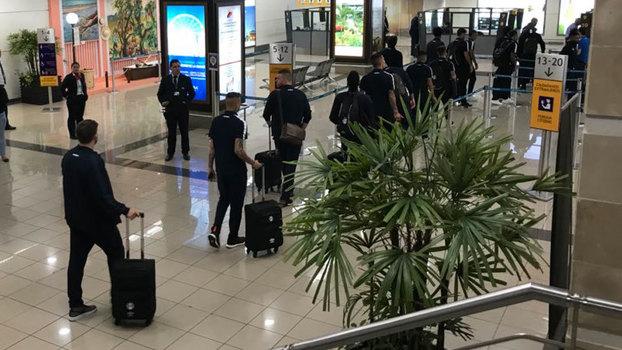 Após o jogo do último domingo, o elenco do clube gaúcho voo rumo ao Equador e desembarcou na madrugada desta segunda-feira em Guayaquil (Divulgação)