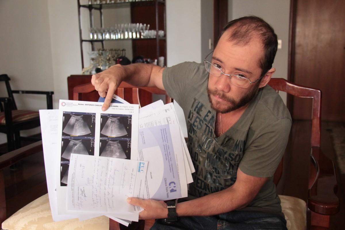 Antônio Carlos Trotta Júnior, 29 anos, faz tratamento na PUCC há 15 anos: "Hoje eu estou completamente travado. Não consigo nem me levantar sozinho"r
 (Renan Fernandes/AAN)