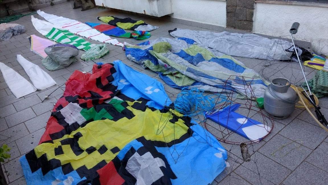 Na casa dele, os policiais encontraram vários apetrechos usados na prática do balonismo (Divulgação)