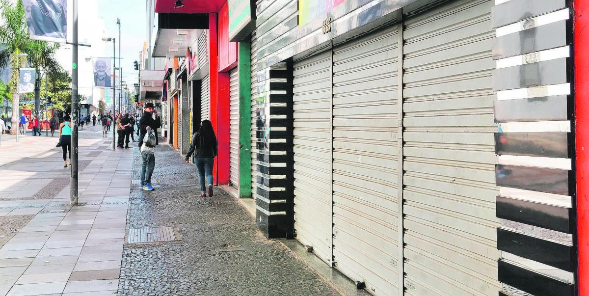 Lojistas informaram que não houve casos de violência no Calçadão da 13 de Maio, mas que em alguns momentos foi necessário fechar, devido ao acúmulo de ativistas (Dominique Torquato/AAN)