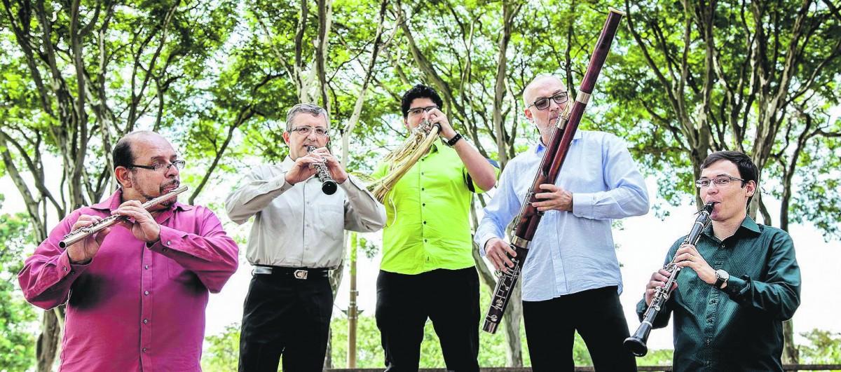 O quinteto de madeiras da Orquestra Sinfônica da Unicamp apresenta obras de Haydn, Ferenc Farkas, Gnatalli e Júlio Medaglia hoje na capela da Casa de Saúde Campinas (Marília Vasconcellos/Divulgação)