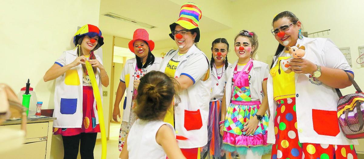 A ONG Hospitalhaços, que leva alegria a crianças em hospitais da região, já conseguiu voluntários para atuar em diversas áreas por meio do Transforma Campinas (Leandro Torres/AAN)
