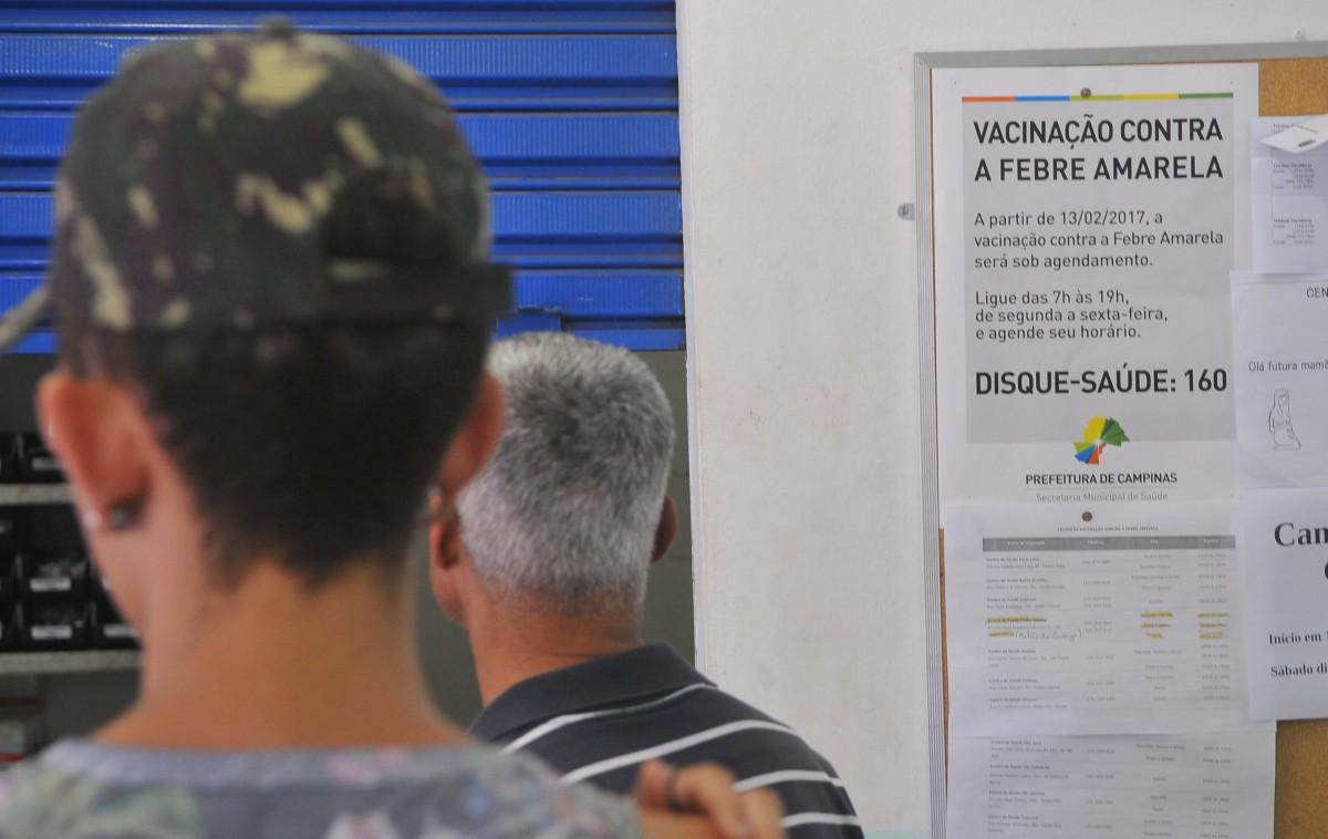 Moradores de Campinas buscam mais informações sobre o esquema de vacinação contra a febre amarela no posto de saúde do Jardim Capivari (Cesar Rodrigues/AAN)