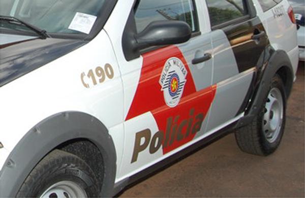 O delegado Antônio Carlos Corsi Sobrinho afirmou que foi feito um túnel pela quadrilha, que pretendia roubar gasolina e nafta (Cedoc/RAC)