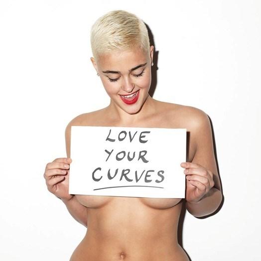 Modelo Stefania Ferrario faz campanha contra o termo 'plus size' (Reprodução)