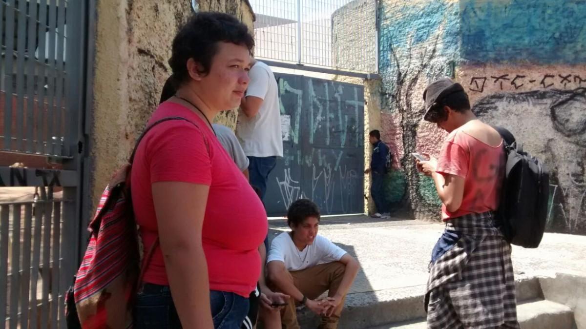 Estudantes ocupam escola Newton Pimenta no Jardim Aeroporto (Raquel Valli)