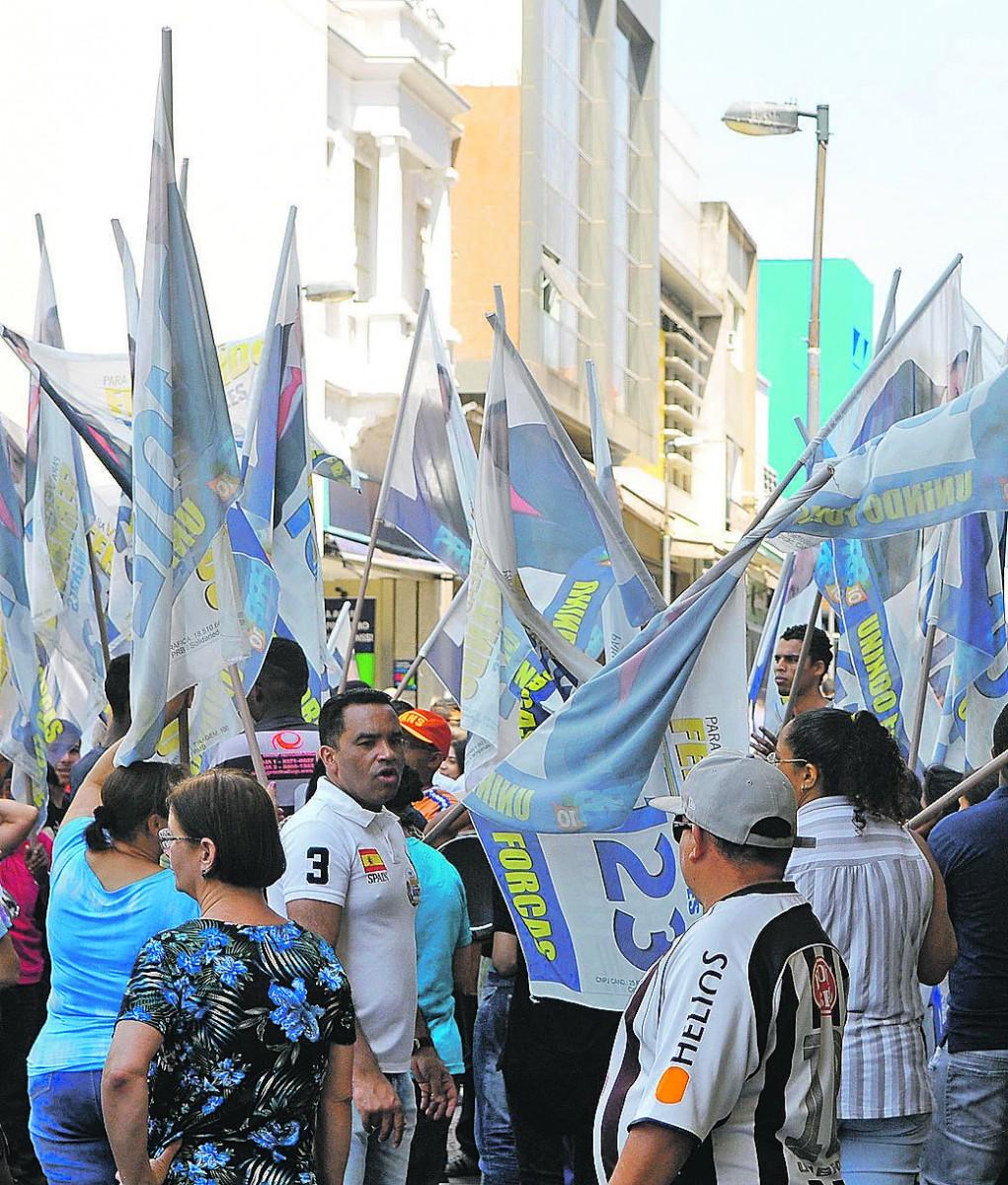 Com limitações legais e financeiras, propaganda nas ruas foi tímida e limitada aos últimos dias de campanha (Cedoc/Rac)