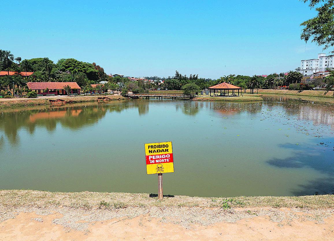 Lago de aproximadamente 2 metros de profundidade, que passou por ação de limpeza no Parque das Águas  (Leandro Ferreira/AAN)