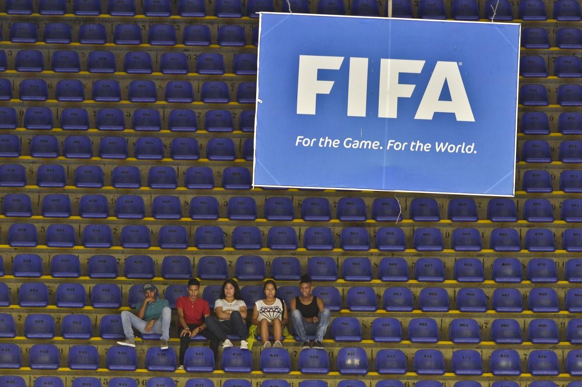 O assunto deve entrar na pauta do comitê executivo da Fifa, que tem reunião marcada nos dias 13 e 14 de outubro. (LUIS ROBAYO / AFP)