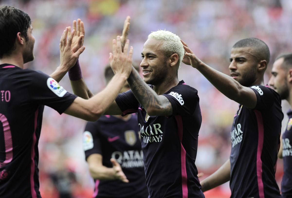 Resultado deixou o Barcelona na liderança provisória da competição, chegando aos mesmos 13 pontos do Real Madrid, que ainda atua na rodada (AFP)