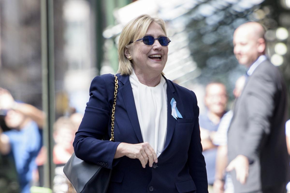 No comunicado sobre a saúde de Hillary, a médica Lisa Bardack mencionou a tosse como decorrente de uma alergia e afirmou que a candidata precisava "descansar e modificar sua agenda" (Brendan Smialowski / AFP)