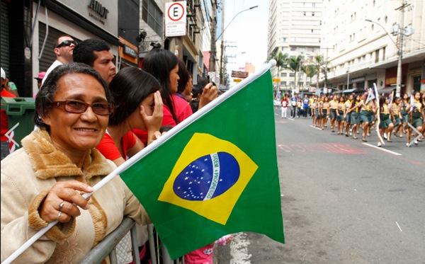 Desfile ocorre na manhã desta quarta-feira (Cedoc/RAC)